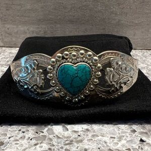 Beautiful Vintage‎ Native American Silver and Heart Shaped Turquoise Cuff